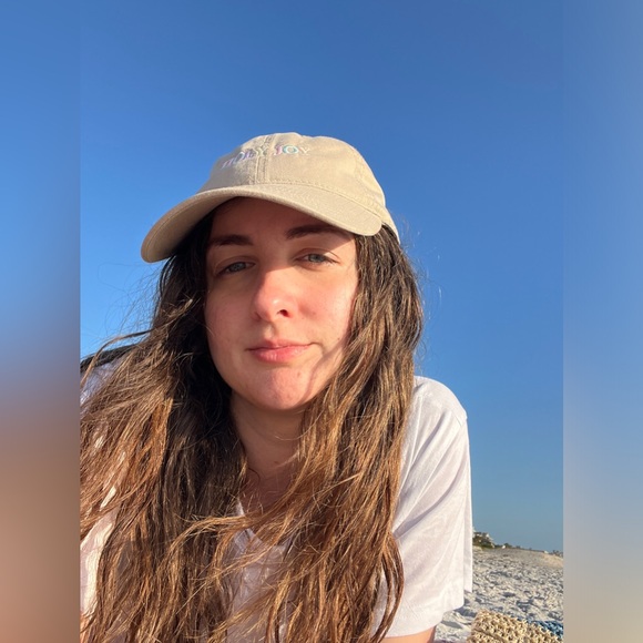 Meet your Posher, Janelle - Picture 3 of 5